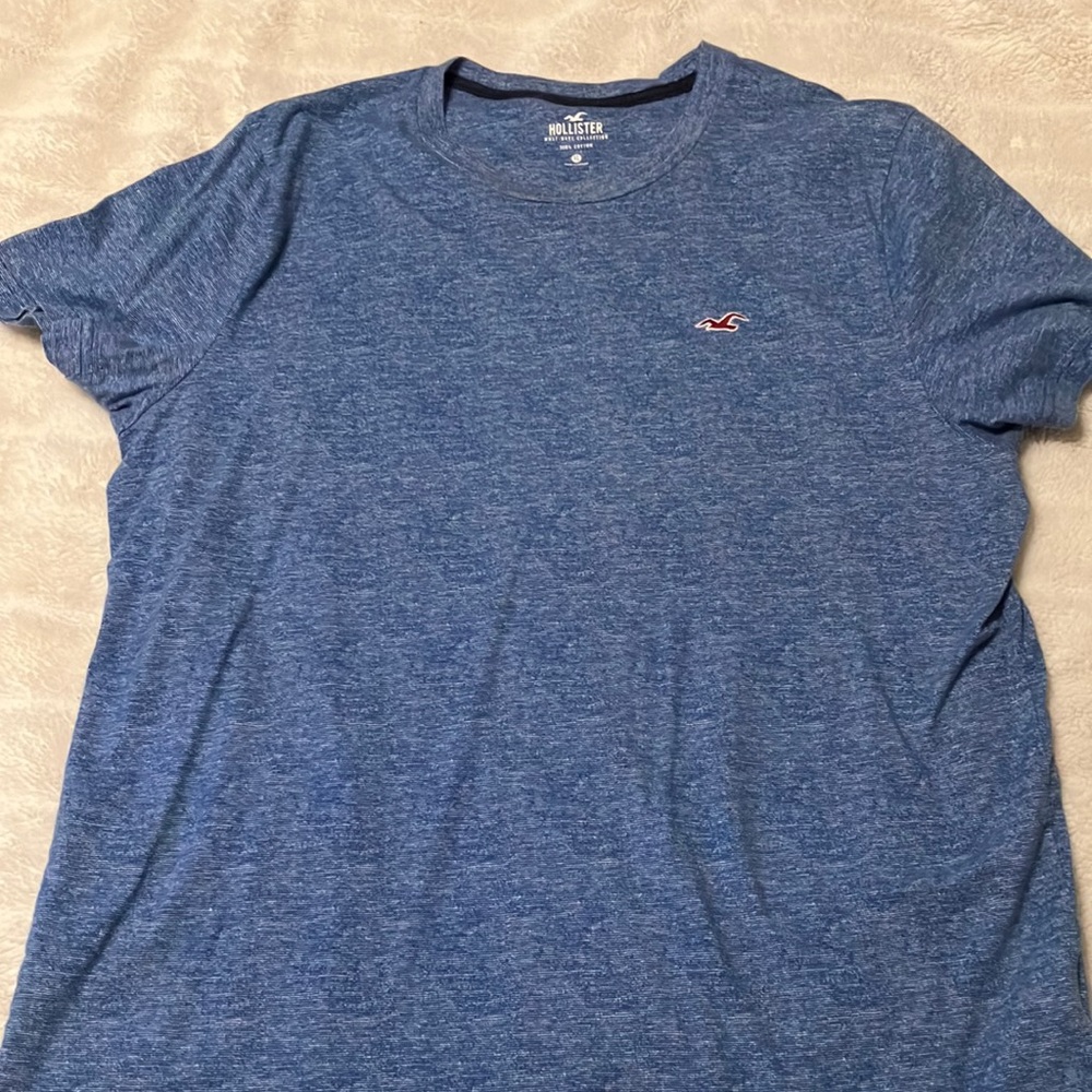 Hollister blue t-shirt